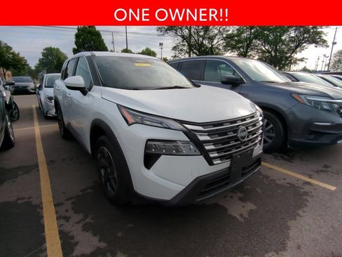 Used 2024 Nissan Rogue SV FWD image 3