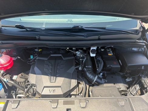 Used 2024 Kia Carnival LX FWD image 37