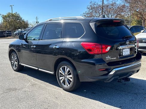 Used 2020 Nissan Pathfinder SV image 5