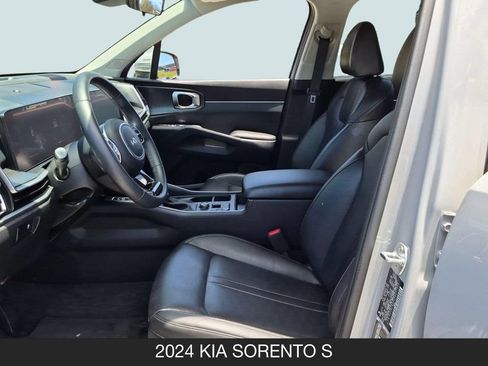 Used 2024 Kia Sorento S w/ Panoramic Sunroof Package FWD image 14