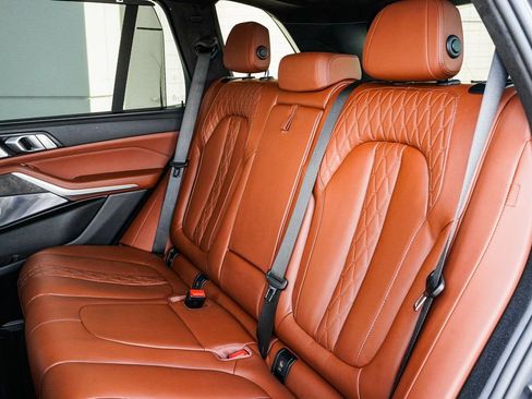 Used 2025 BMW X5 M60i image 17