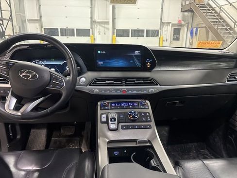 Used 2022 Hyundai Palisade Limited w/ Winter Package image 14