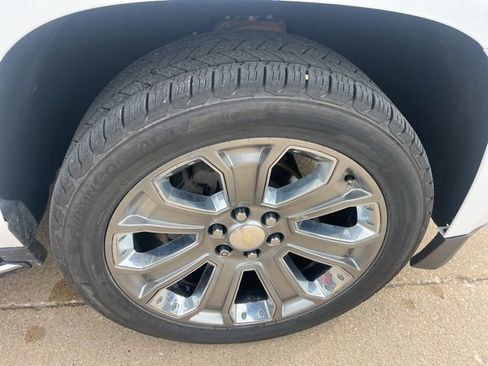 Used 2017 Chevrolet Suburban Premier image 68