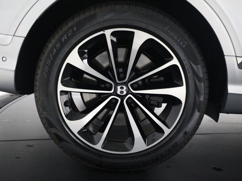 New 2025 Bentley Bentayga Extended Wheelbase image 44
