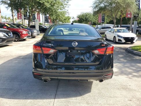 Certified 2024 Nissan Altima 2.5 SR FWD image 5