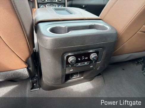 Used 2024 Chevrolet Suburban High Country image 29