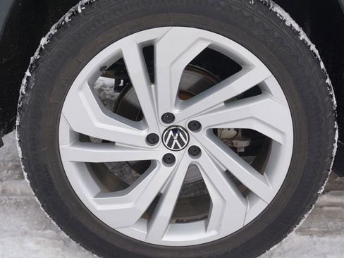 Used 2021 Volkswagen Atlas SE image 11