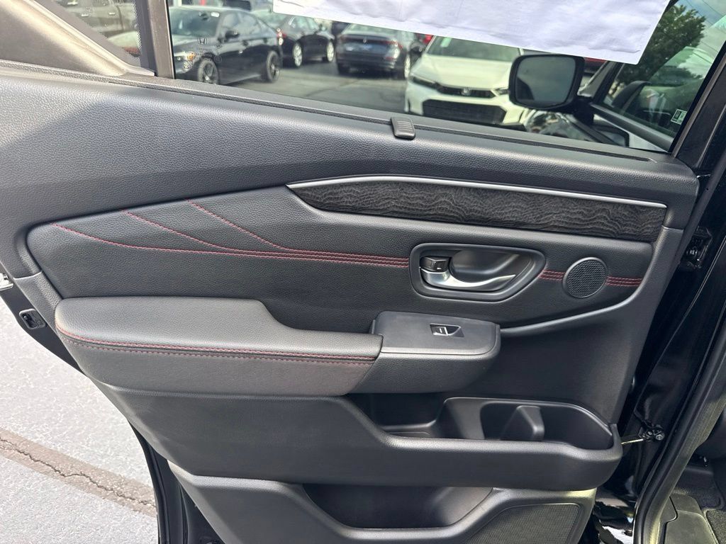 New 2026 Honda Pilot Black Edition image 13