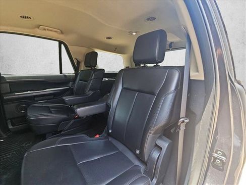 Used 2023 Ford Expedition XLT RWD image 16