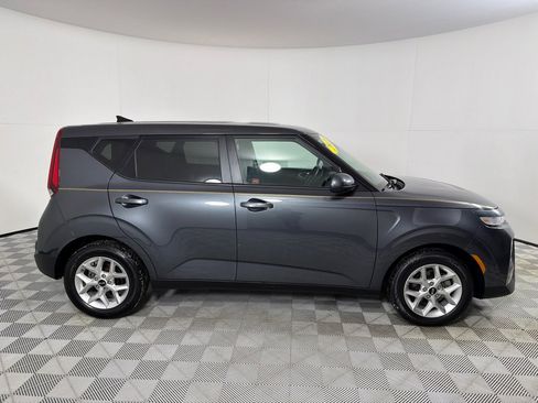 Used 2021 Kia Soul S image 4