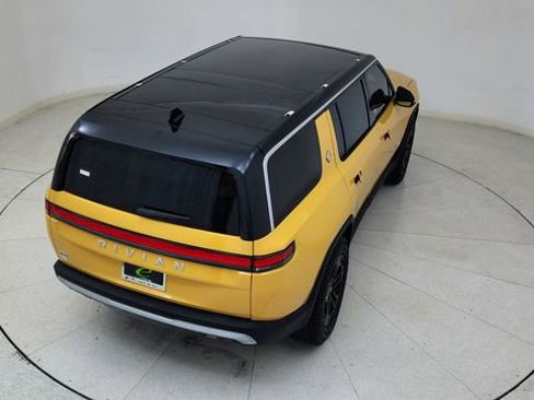 Used 2024 Rivian R1S Adventure image 84