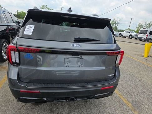 Used 2025 Ford Explorer ST-Line AWD/4WD image 7