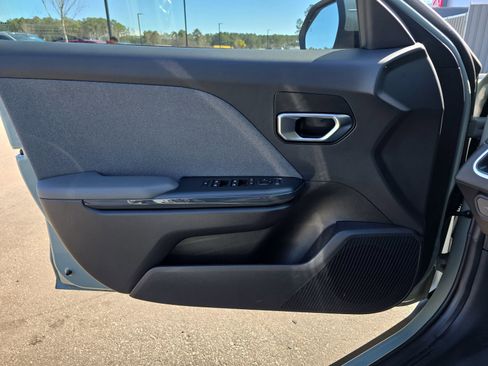 Used 2025 Kia K4 EX image 28