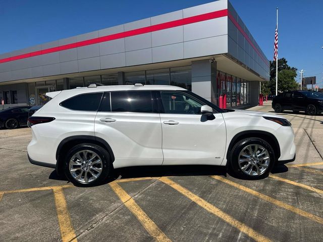 Used 2026 Toyota Highlander Limited AWD/4WD image 11