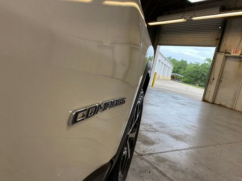 Used 2025 Jeep Compass Limited AWD/4WD image 16