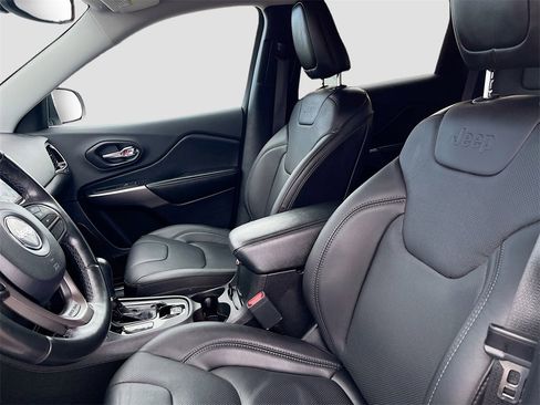 Used 2019 Jeep Cherokee Limited image 20