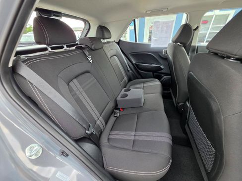 Used 2023 Hyundai Venue SEL FWD image 32