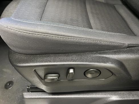 Used 2025 Chevrolet Silverado 1500 LT image 25