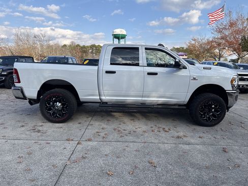Used 2019 RAM 3500 Tradesman w/ Chrome Appearance Group image 8