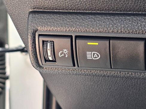 Used 2021 Toyota Corolla SE w/ Carpet Mat Package (TMS) FWD image 43
