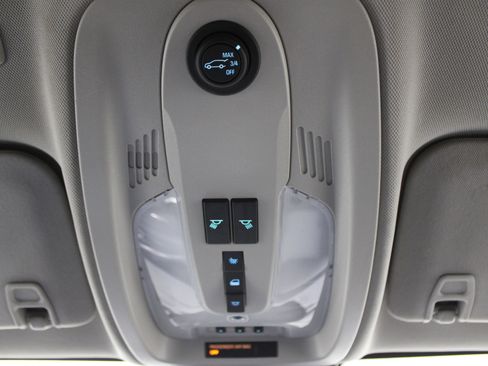 Used 2017 Chevrolet Equinox LT w/ Convenience Package image 14