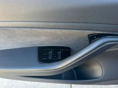 Used 2017 Tesla Model 3 Long Range image 10