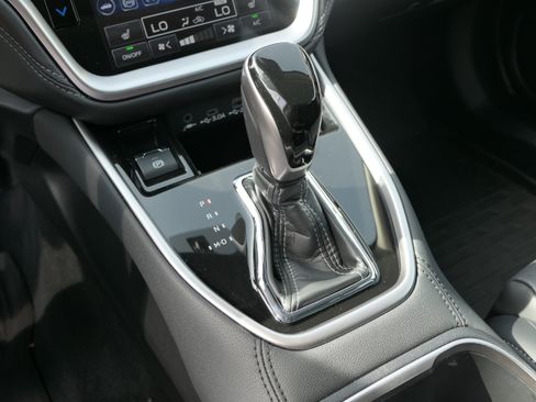 Certified 2025 Subaru Outback Limited image 20