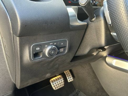 Used 2023 Mercedes-Benz GLB 250 image 18