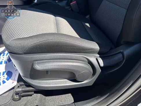 Used 2025 Kia Soul LX w/ LX Technology Package FWD image 19