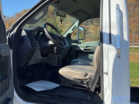 Used 2019 Ford F650 2WD Regular Cab Super Duty image 4