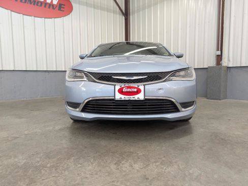Used 2015 Chrysler 200 Limited w/ Convenience Group FWD image 10