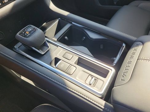 New 2026 Nissan Pathfinder SL FWD image 10