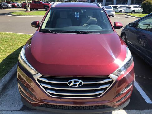 Used 2017 Hyundai Tucson SE FWD image 1