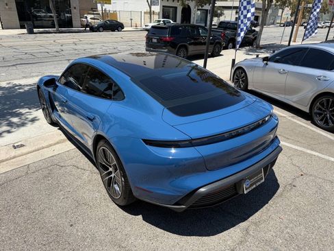 Used 2022 Porsche Taycan RWD image 18
