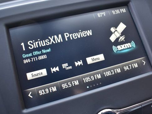 Used 2018 Chevrolet Equinox LT FWD image 21