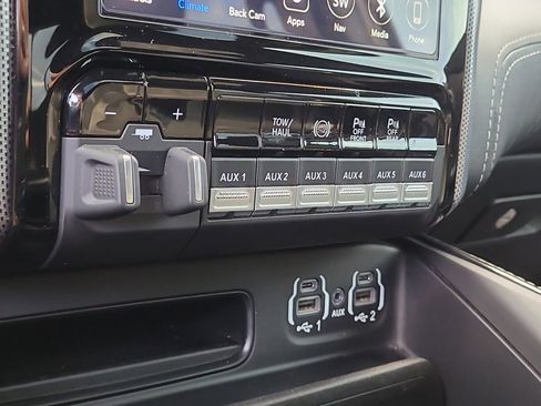 Used 2020 RAM 2500 Limited image 24