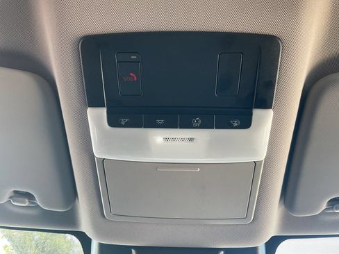 Used 2025 Nissan Rogue SV FWD image 15