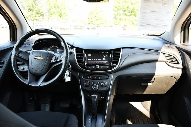 Used 2017 Chevrolet Trax LS FWD image 18
