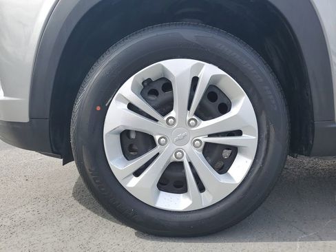 Used 2024 Chevrolet Trax LS w/ Driver Confidence Package image 6