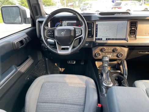 Used 2022 Ford Bronco Outer Banks AWD/4WD image 9