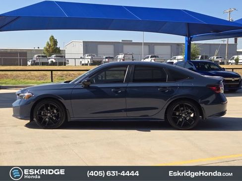 Used 2025 Honda Civic Sport image 4