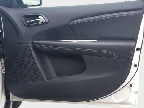 Used 2015 Dodge Journey Crossroad w/ Flexible Seating Group FWD image 15