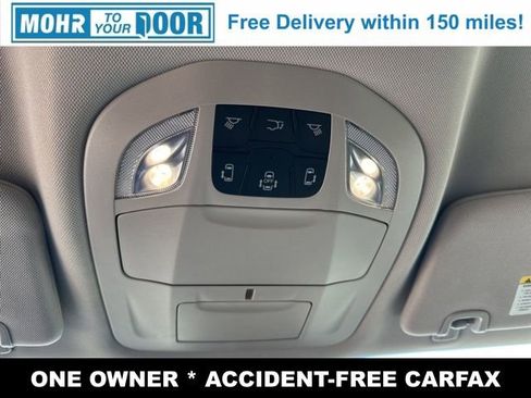 Used 2024 Chrysler Pacifica Touring-L image 19