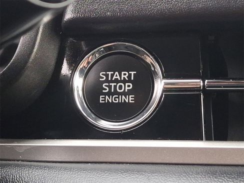 Used 2024 Mitsubishi Outlander SE image 24