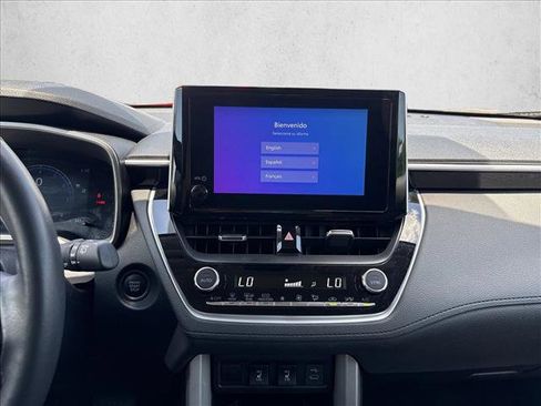 Used 2025 Toyota Corolla Cross XLE FWD image 12