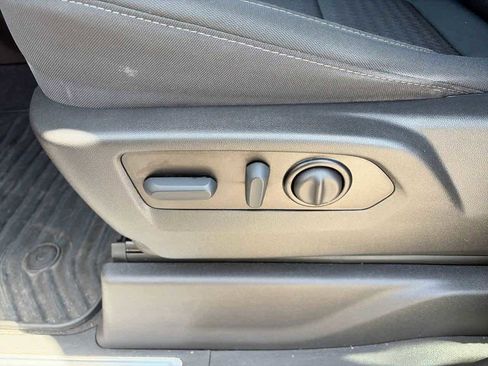 Used 2022 Chevrolet Silverado 1500 RST w/ Z71 Off-Road Package image 17