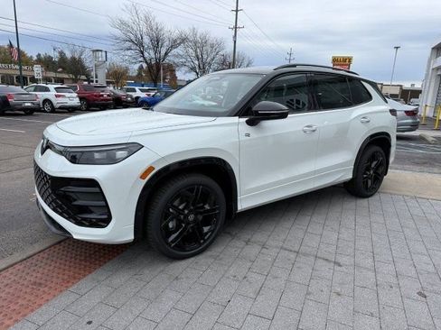 New 2026 Volkswagen Tiguan SE R-Line image 3