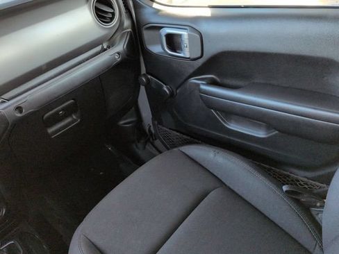 Used 2020 Jeep Gladiator Sport AWD/4WD image 17