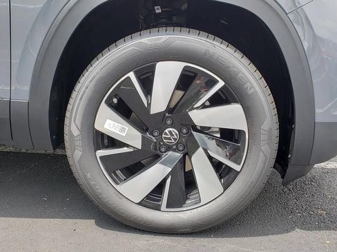 New 2026 Volkswagen Atlas Cross Sport SE AWD/4WD image 12