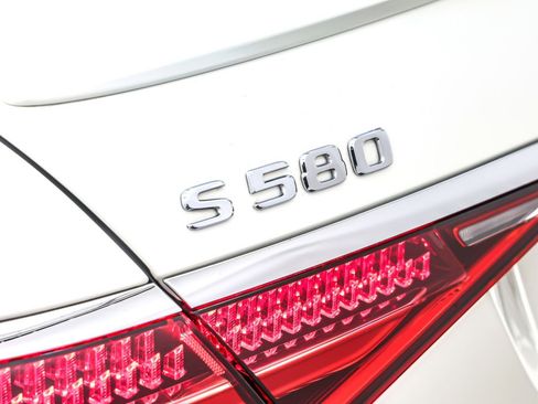 Certified 2023 Mercedes-Benz S 580 4MATIC Sedan image 11